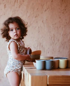 Cheap Konges Sløjd dino kop og tallerken - almond