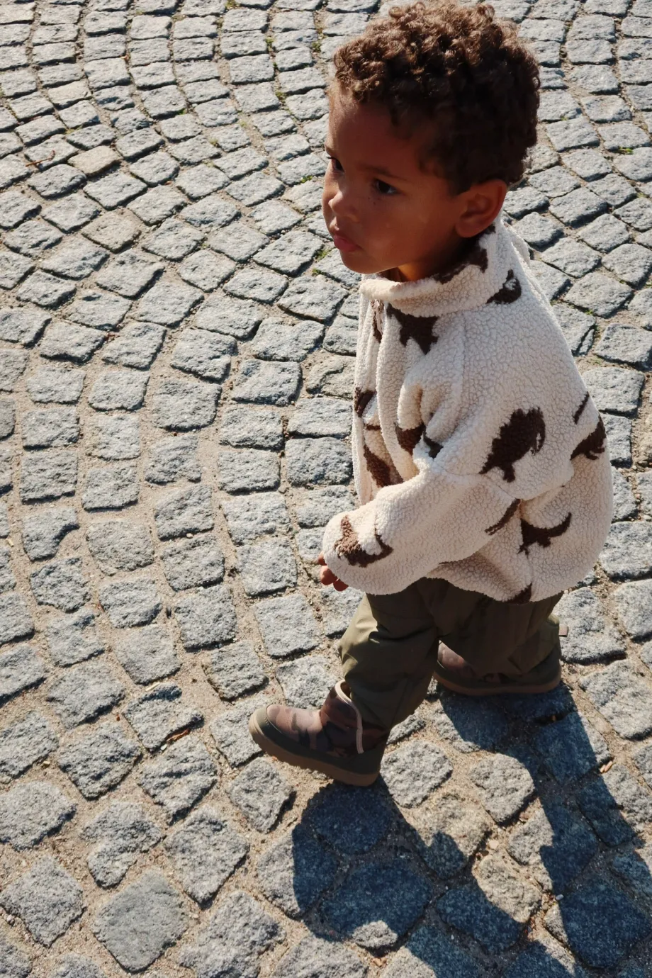 Shop Konges Sløjd Jody Teddyjakke - DINO SILHOUETTE dinosilhouette