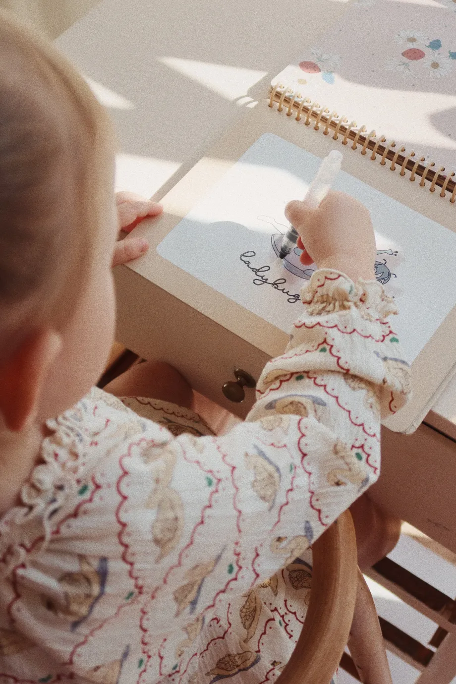 Flash Sale Konges Sløjd magic malebog - OFF WHITE offwhite