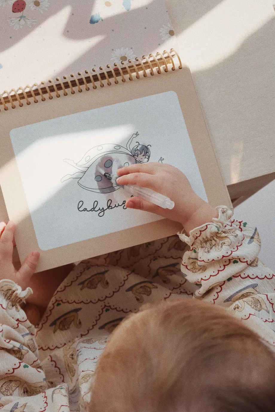 Flash Sale Konges Sløjd magic malebog - OFF WHITE offwhite