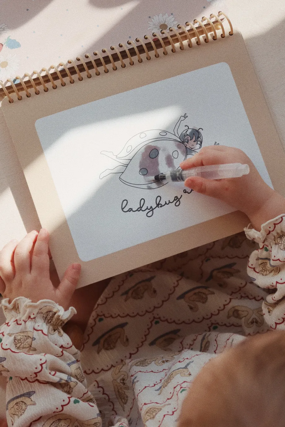 Flash Sale Konges Sløjd magic malebog - OFF WHITE offwhite