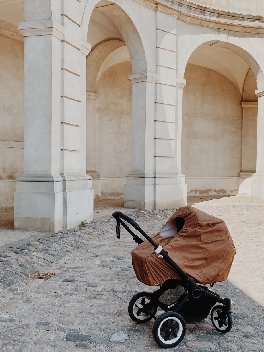 New Konges Sløjd tuba regnslag - cognac
